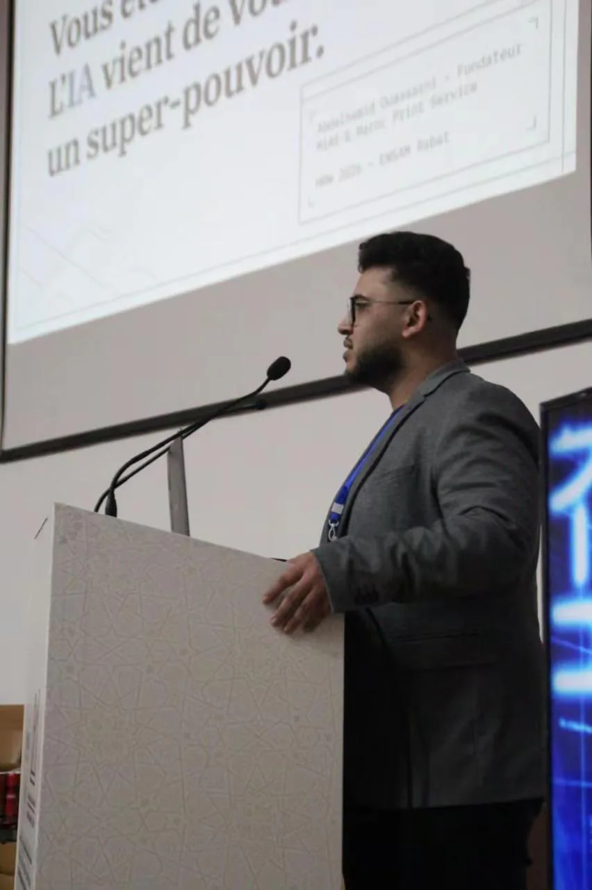 Abdelhamid Ouassarni, founder of MiAS, speaking about artificial intelligence on stage